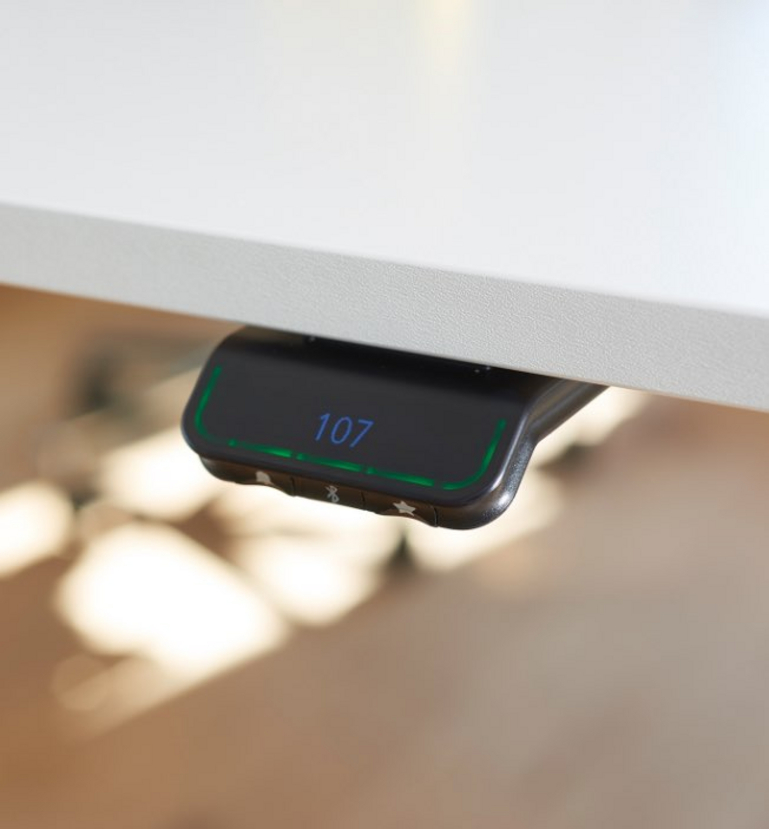 Schalter an einem elektrisch höhenverstellbaren Schreibtisch