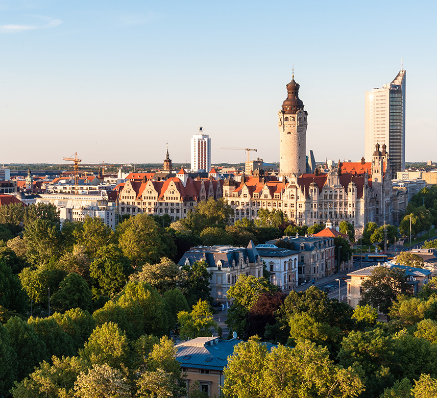 Neues Rathaus und Panorama Tower in Leipzig